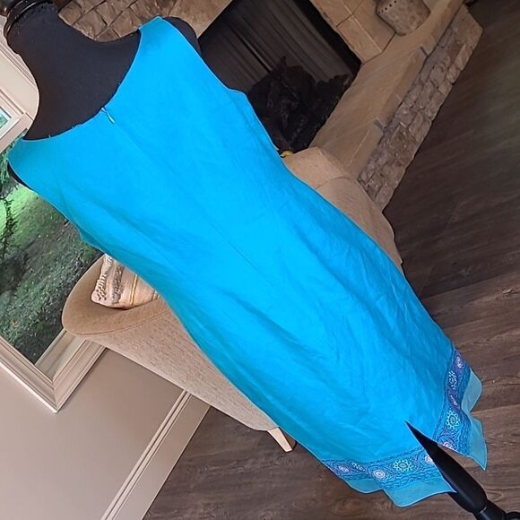 Plaza South petite embroidery details - Picture 3 of 15